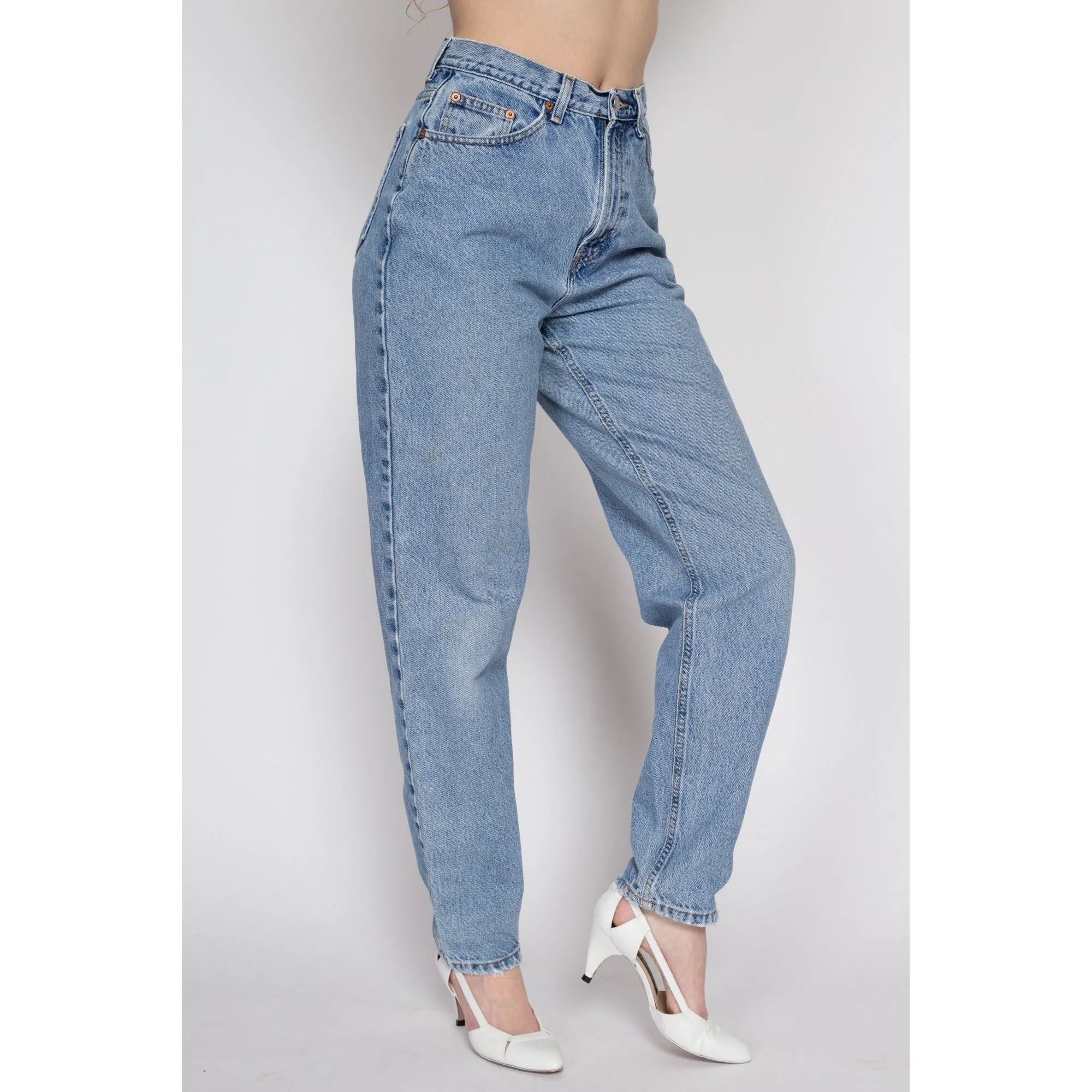 Medium 90s Gap High Waisted Mom Jeans 28"