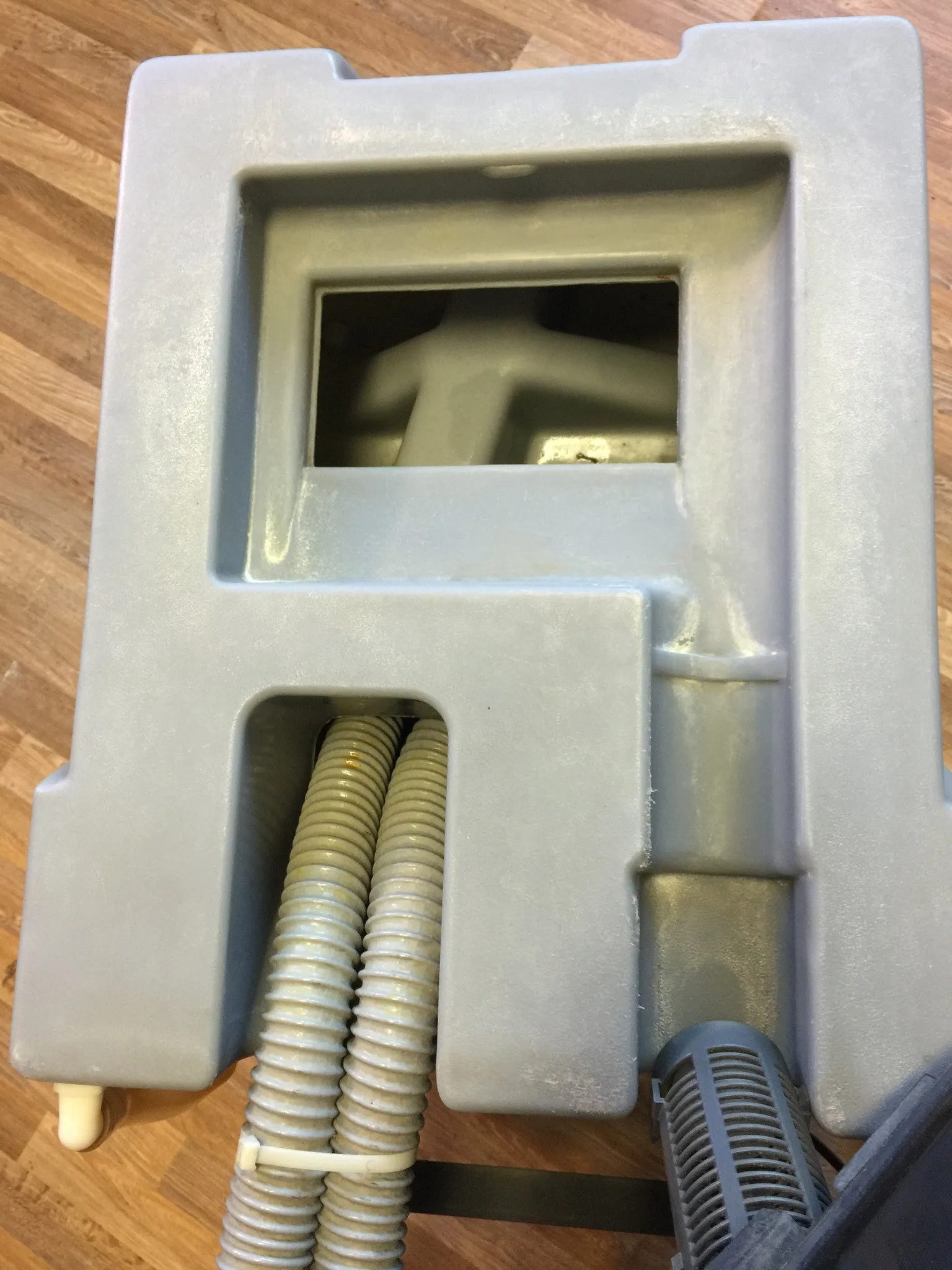 Nilfisk AX400 And AX300 and Advance Aquaclean Stainless Steel Clean Solution Screen