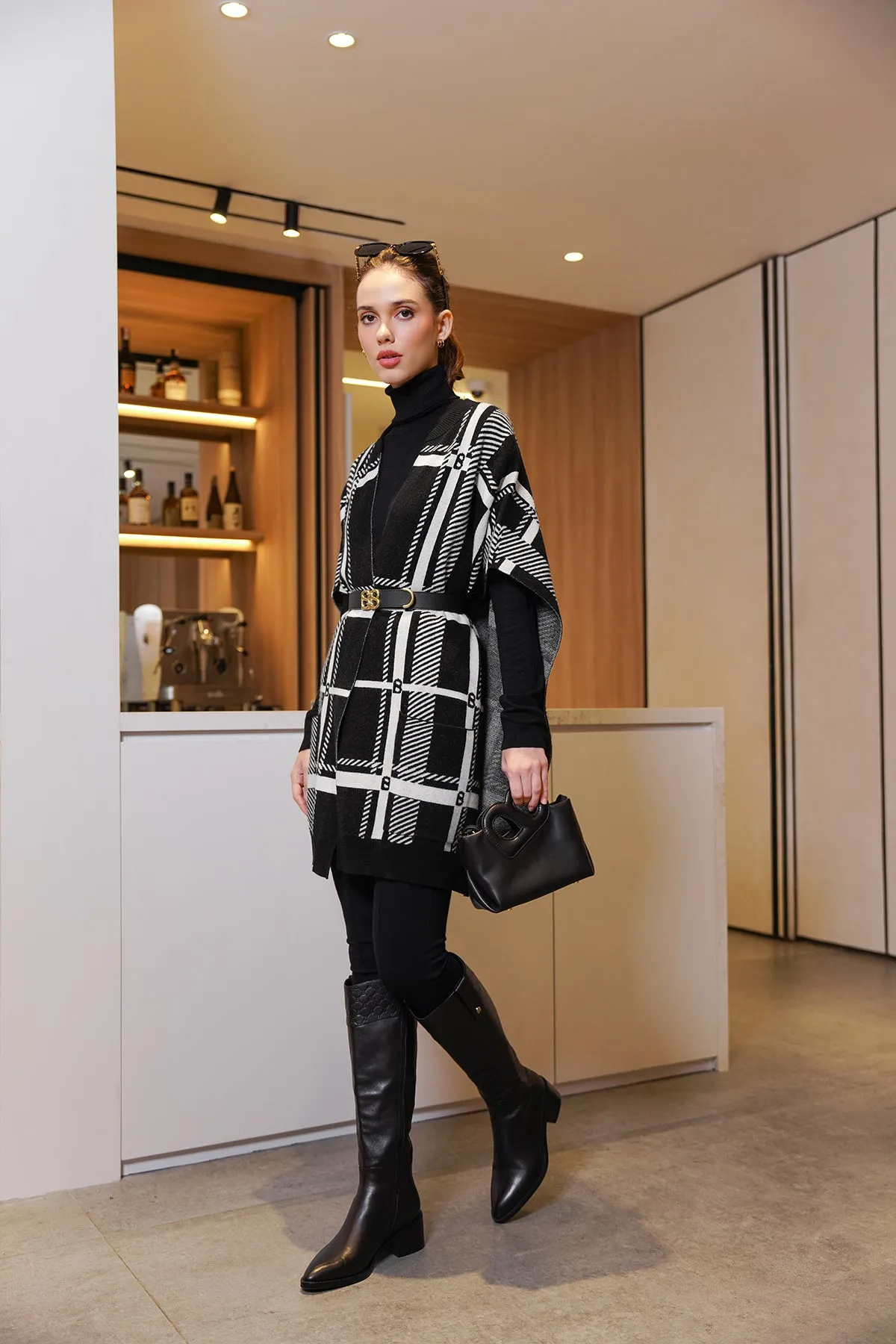 Riga Cape - Black