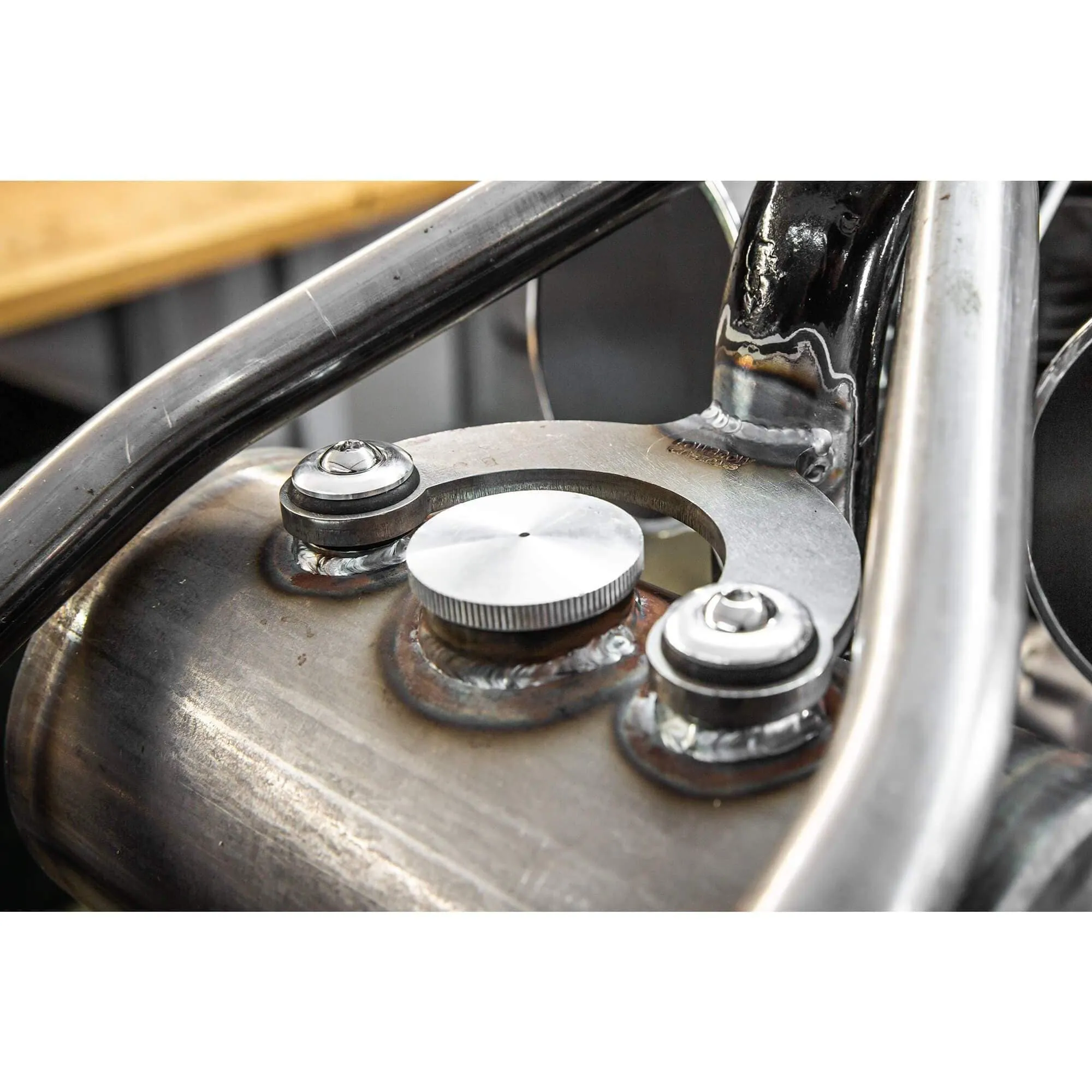 Rubber Mount Bracket Kit for Lowbrow Oil Tanks - for 500 / 650 c.c. unit Triumph Motorcycles - Brass Washers