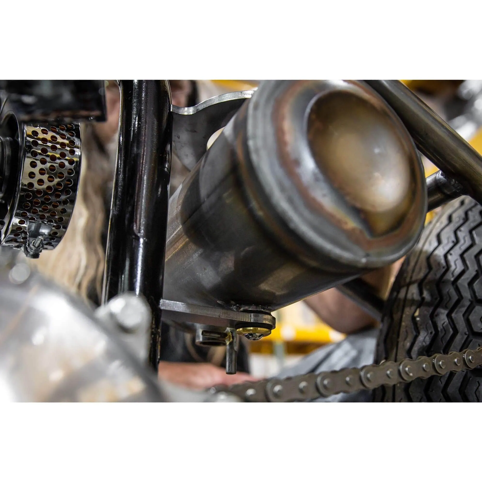 Rubber Mount Bracket Kit for Lowbrow Oil Tanks - for 500 / 650 c.c. unit Triumph Motorcycles - Brass Washers
