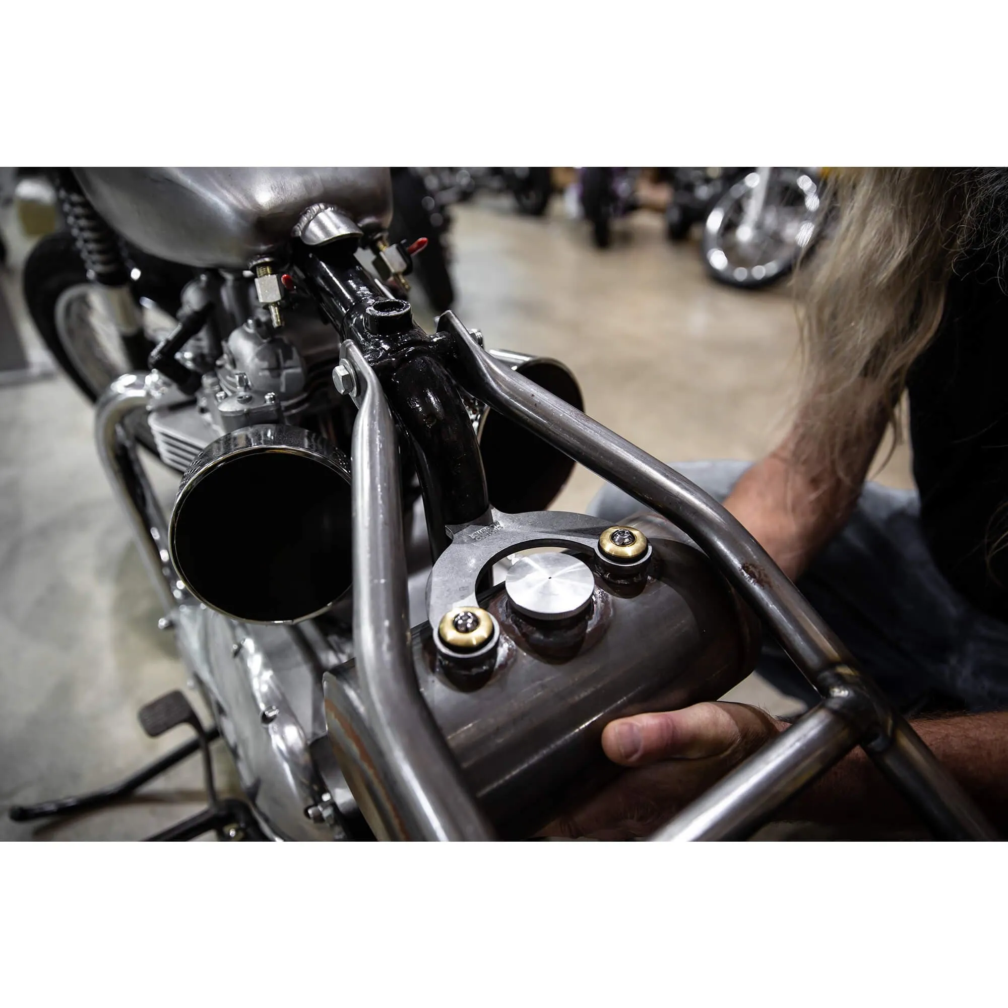 Rubber Mount Bracket Kit for Lowbrow Oil Tanks - for 500 / 650 c.c. unit Triumph Motorcycles - Brass Washers