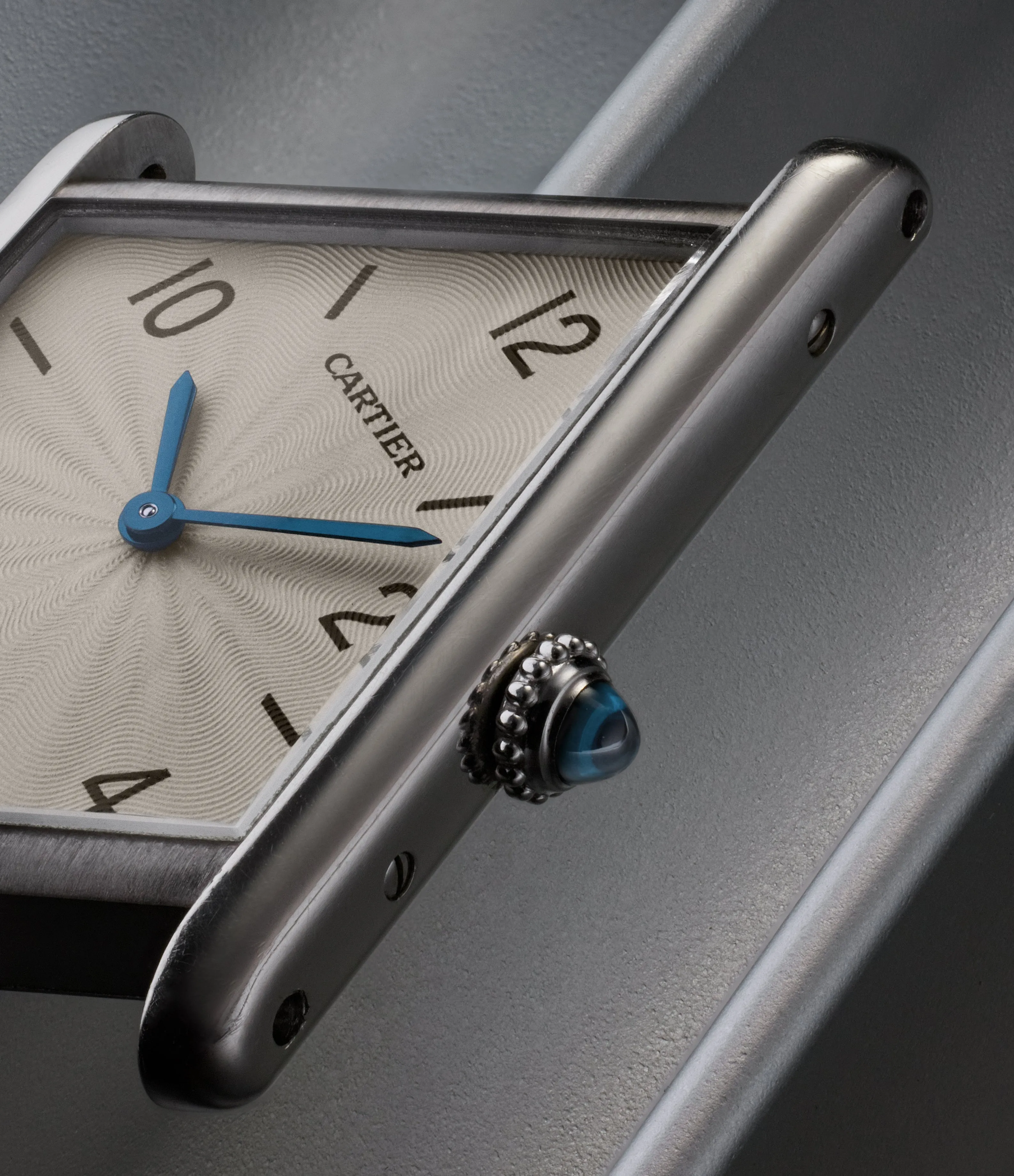 Tank Asymétrique | 2488 | Platinum